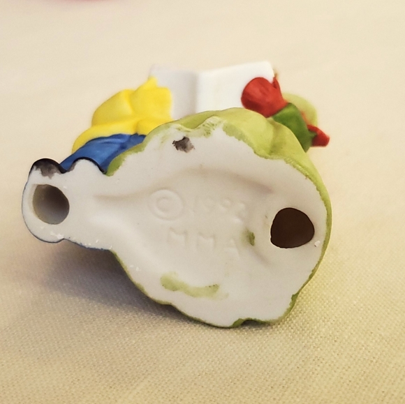 MMA 1992 Carolers Ornament Merry Christmas - Picture 2 of 9